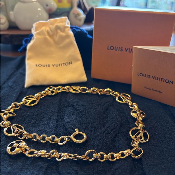 Beautiful LOUIS VUITTON Collier Crazy in lock M00371 Gold Necklace - Picture 6 of 15